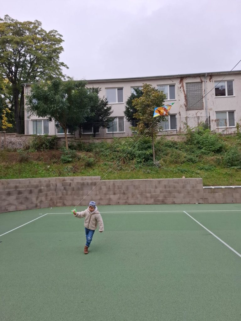 Letieť so šarkanom opreteky