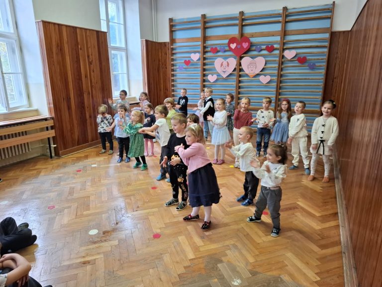 Besiedka škôlkarov so starými rodičmi