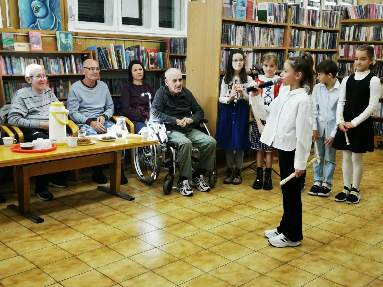 Vystúpenie pre seniorov v Staromestskej knižnici