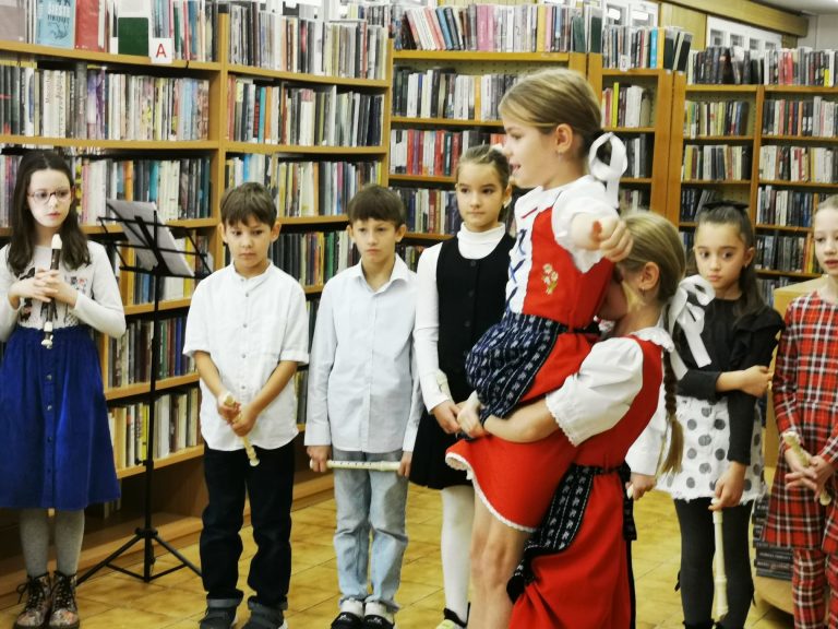 Vystúpenie pre seniorov v Staromestskej knižnici