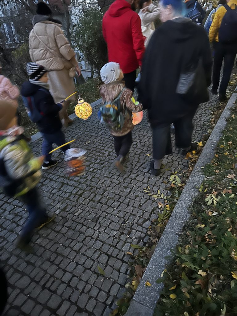 Deň materských škôl sme oslávili lampiónovým sprievodom