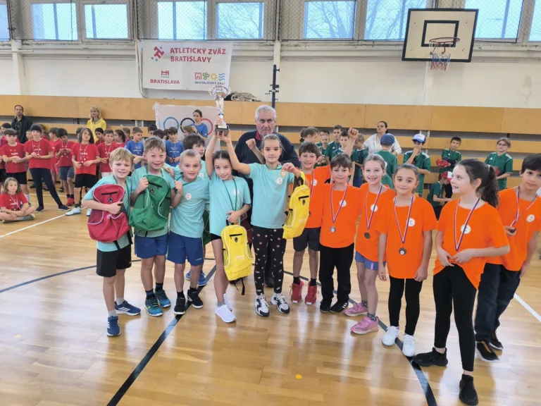 VEĽKÝ ŠPORTOVÝ ÚSPECH NAŠICH TRETIAKOV