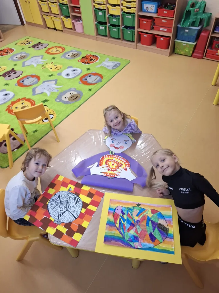 Účasť detí z MŠ na výtvarnej súťaži „Jablko“