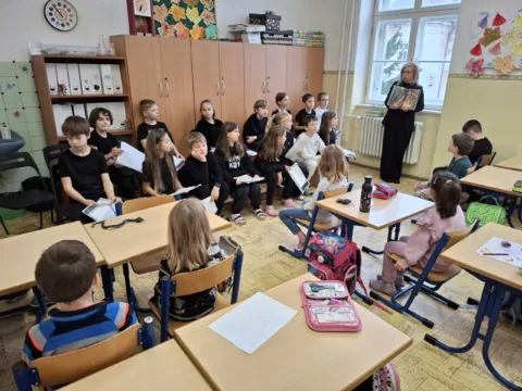 Veľkáči čítajú malým