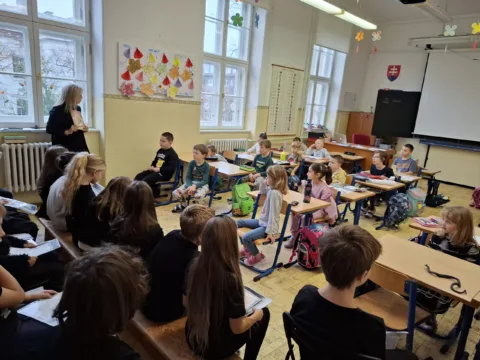 Veľkáči čítajú malým