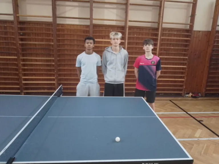 1. miesto a postup do krajského kola v stolnom tenise