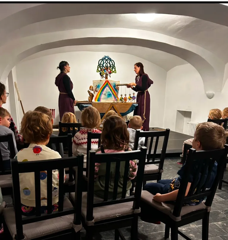 Škôlkari v mestskej knižnici