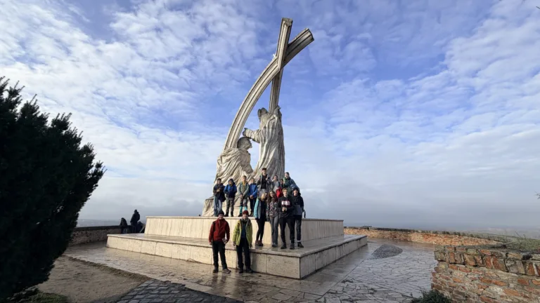 S turistickým krúžkom zo Slovenska do Maďarska. Vianočné trhy v Ostrihome.