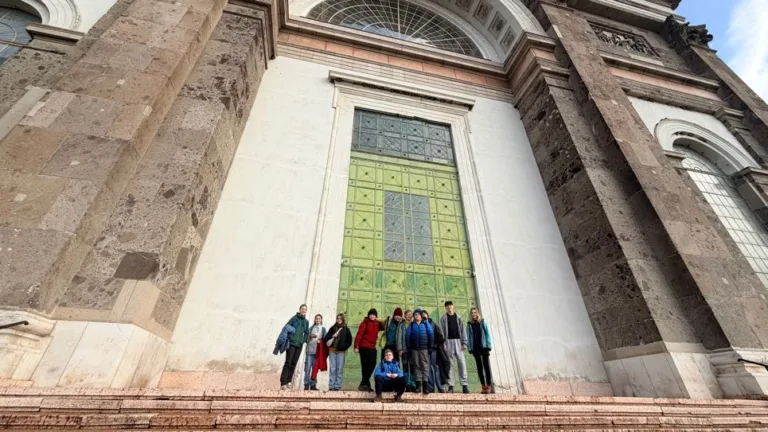 S turistickým krúžkom zo Slovenska do Maďarska. Vianočné trhy v Ostrihome.