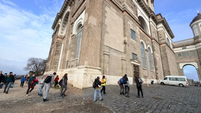 S turistickým krúžkom zo Slovenska do Maďarska. Vianočné trhy v Ostrihome.