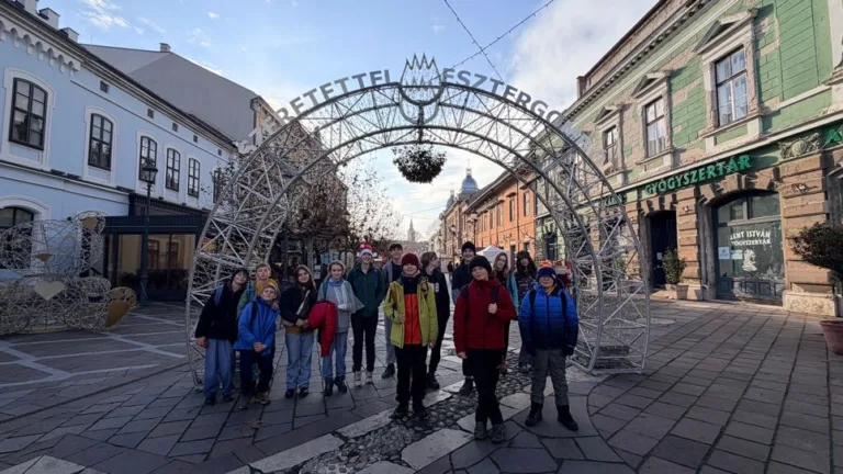 S turistickým krúžkom zo Slovenska do Maďarska. Vianočné trhy v Ostrihome.