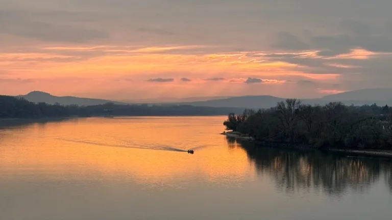 S turistickým krúžkom zo Slovenska do Maďarska. Vianočné trhy v Ostrihome.