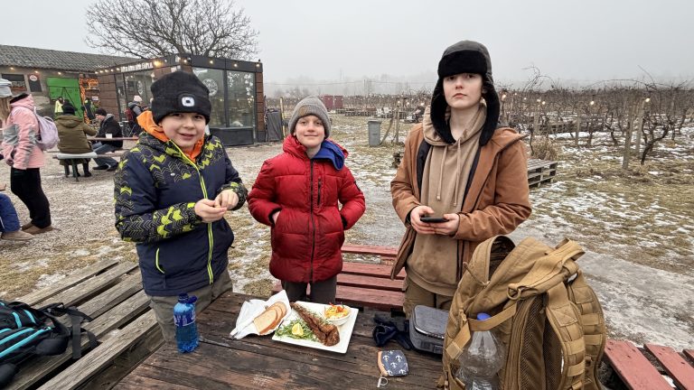 S turistickým krúžkom zo Záhorskej Bystrice cez Kačín na Vinohrady