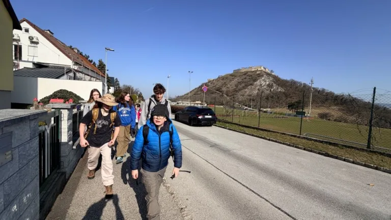 S turistickým krúžkom hrebeňom pohraničia: Z Hainburgu do Bratislavy