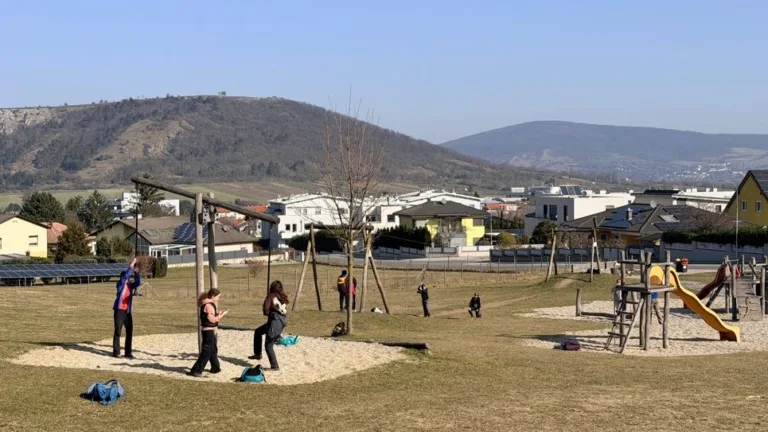 S turistickým krúžkom hrebeňom pohraničia: Z Hainburgu do Bratislavy