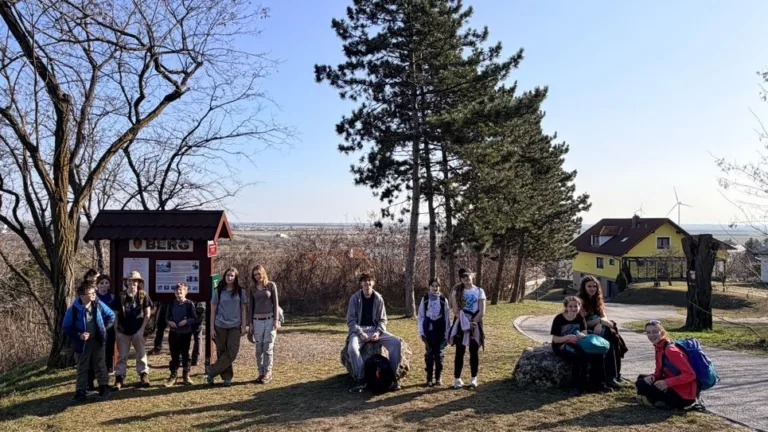 S turistickým krúžkom hrebeňom pohraničia: Z Hainburgu do Bratislavy