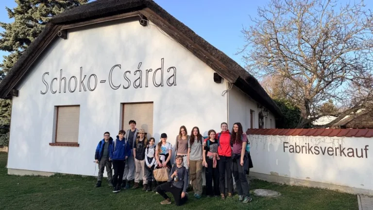 S turistickým krúžkom hrebeňom pohraničia: Z Hainburgu do Bratislavy