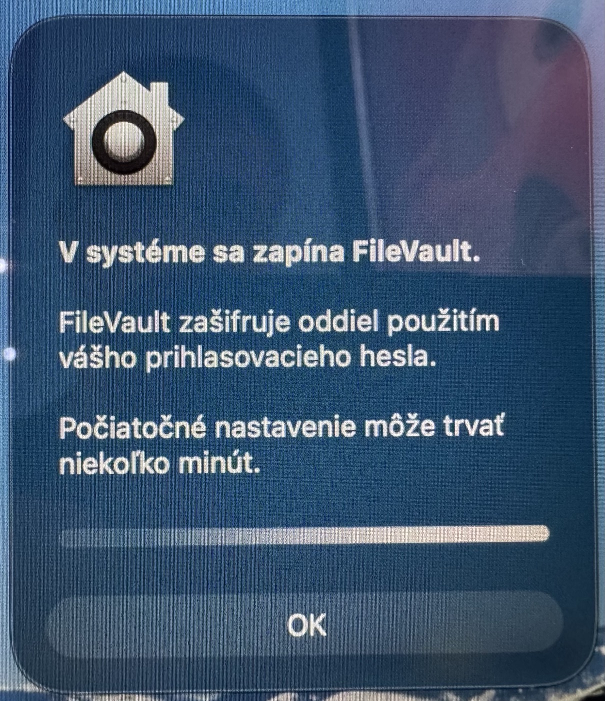 Hlásenie V systéme sa zapína FileVault s priebehom