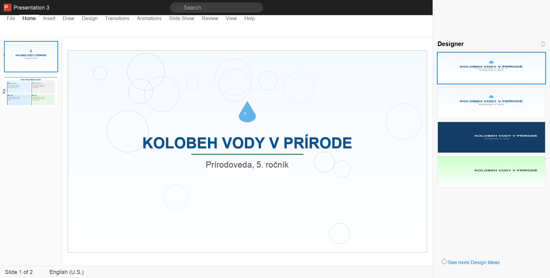 PowerPoint Designer panel s návrhmi dizajnu pre titulný slajd prezentácie Kolobeh vody v prírode