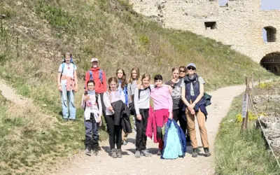 S turistickým krúžkom hrebeňom Čachtických Karpát