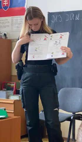 Beseda s policajtkou v 1. ročníku