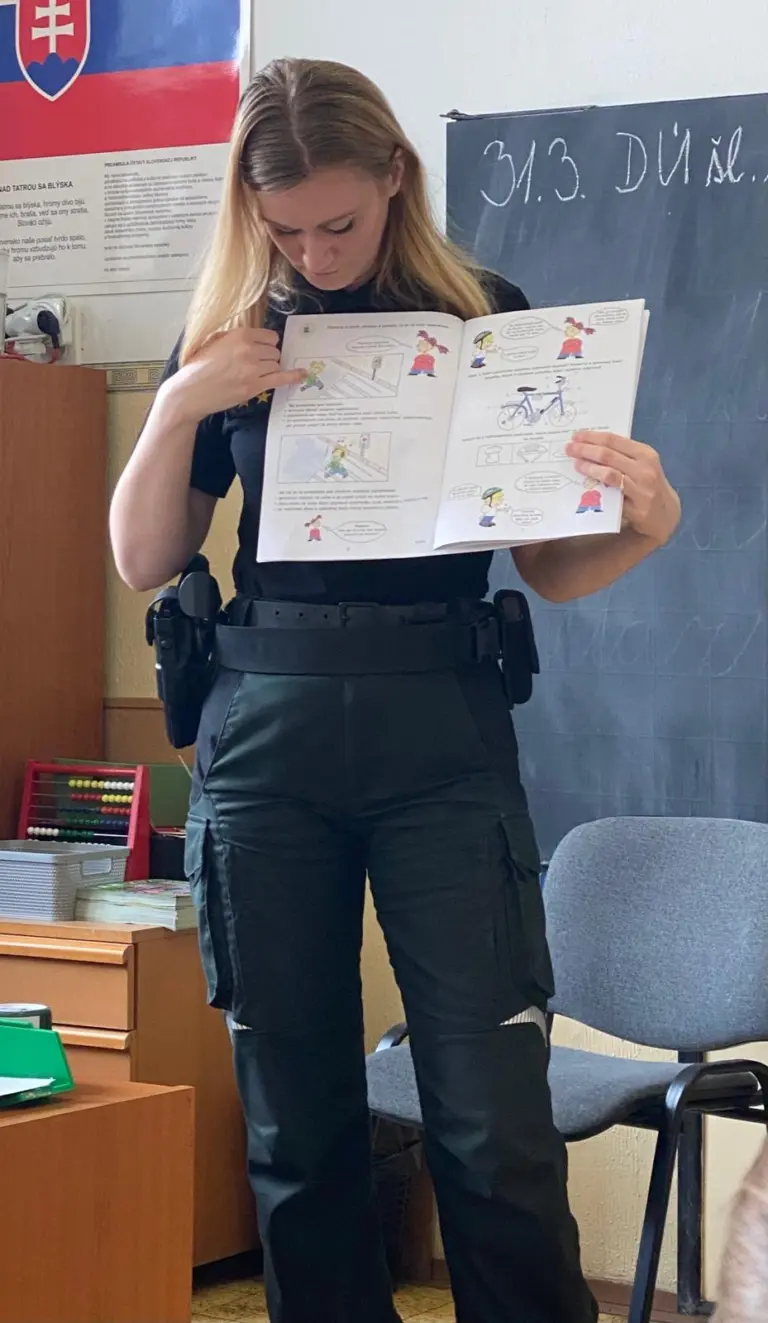 Beseda s policajtkou v 1. ročníku
