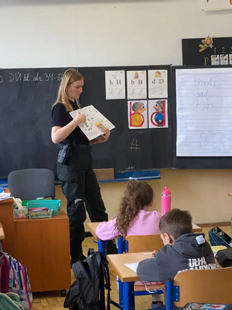 Beseda s policajtkou v 1. ročníku