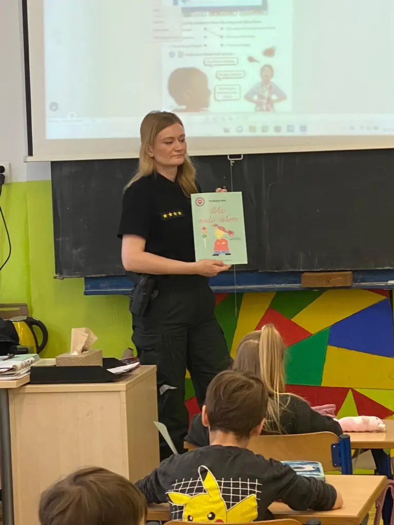 Beseda s policajtkou v 1. ročníku