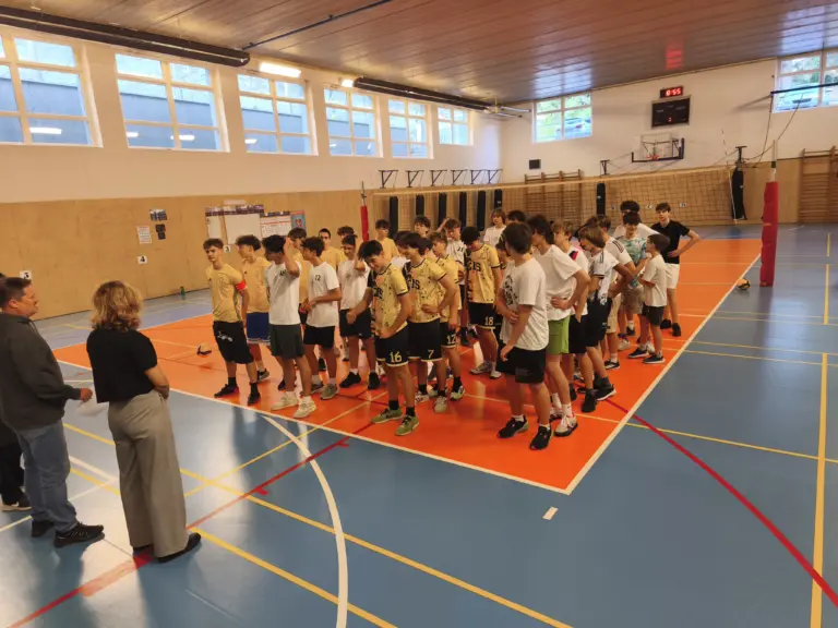 Bronz v OK vo volejbale