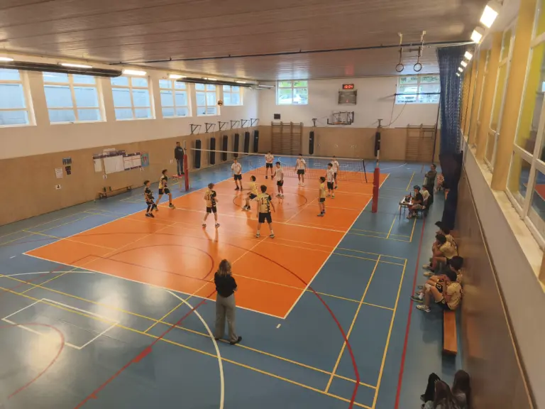 Bronz v OK vo volejbale