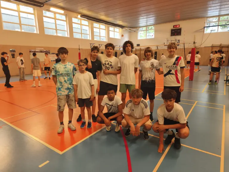 Bronz v OK vo volejbale