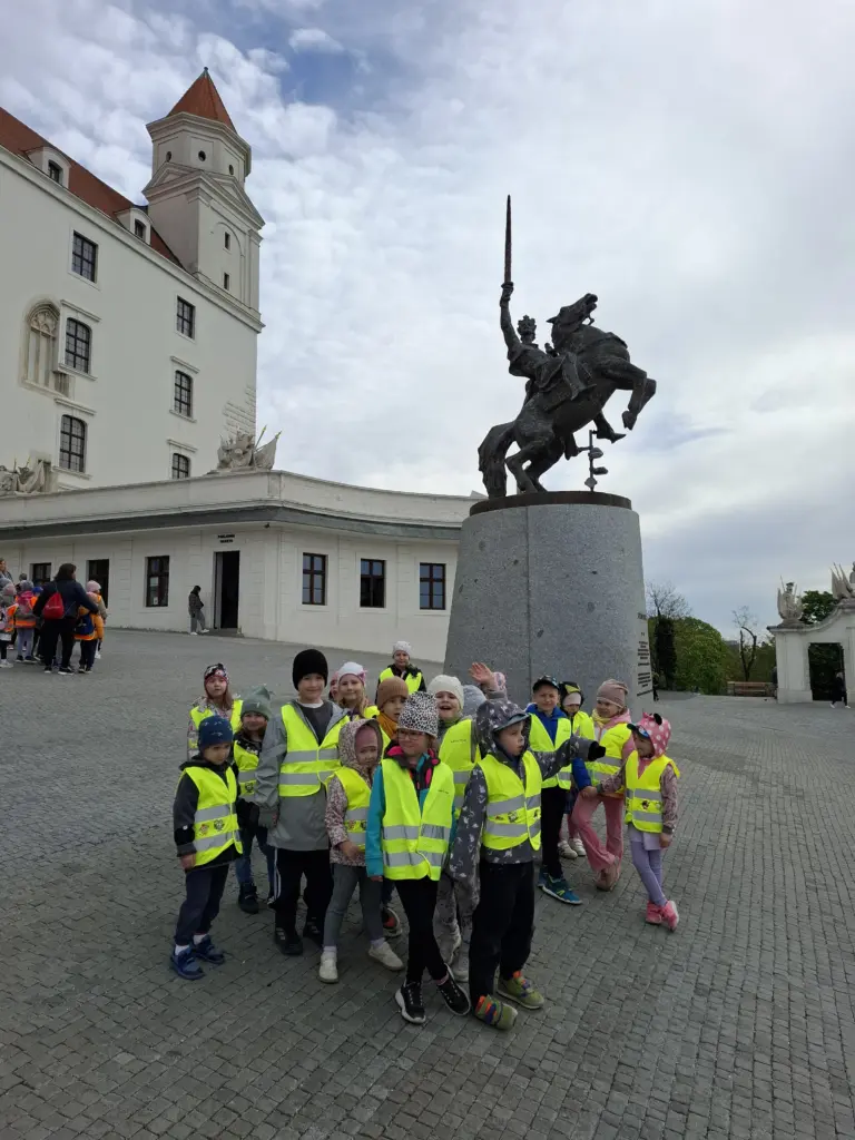 Škôlkari poznávajú Bratislavský hrad a jeho okolie
