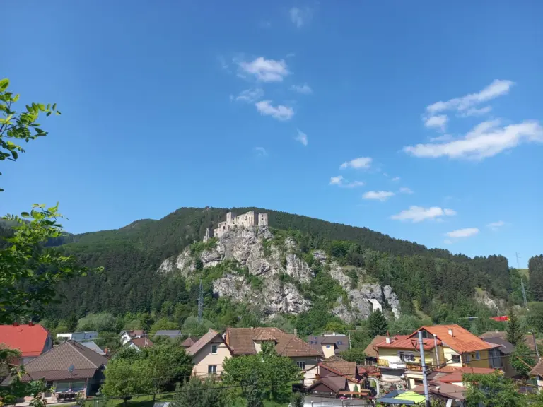S turistickým krúžkom pohorím Malá Fatra. Chata pod Suchým