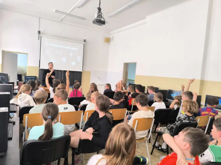 Bezpečne na internete – prednáška pre tretiakov