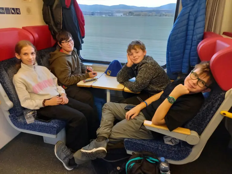 S turistickým krúžkom cez Manínsku a Kostoleckú tiesňavu na Bosmany