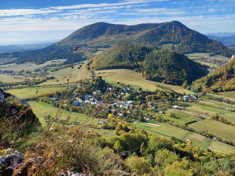 S turistickým krúžkom cez Manínsku a Kostoleckú tiesňavu na Bosmany