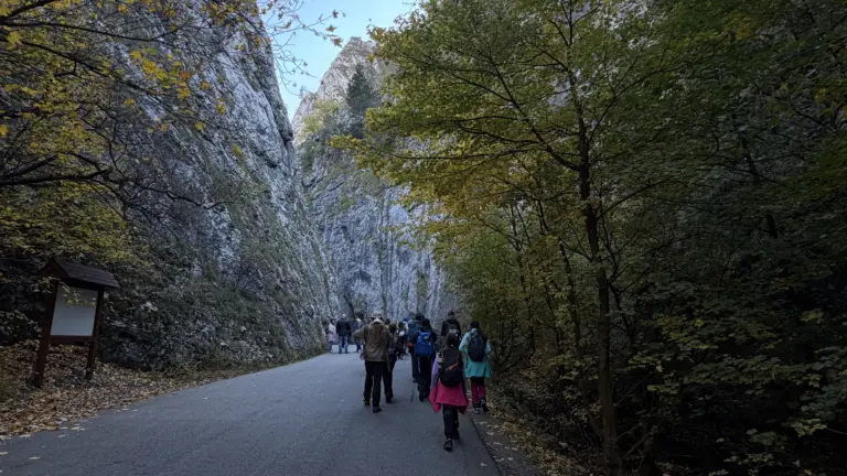 S turistickým krúžkom cez Manínsku a Kostoleckú tiesňavu na Bosmany