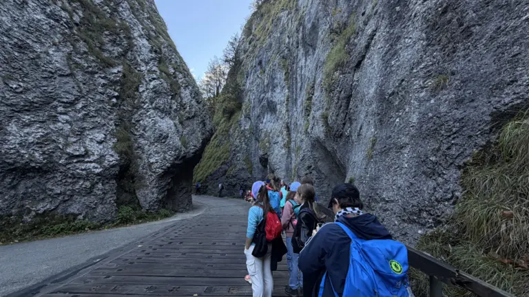 S turistickým krúžkom cez Manínsku a Kostoleckú tiesňavu na Bosmany