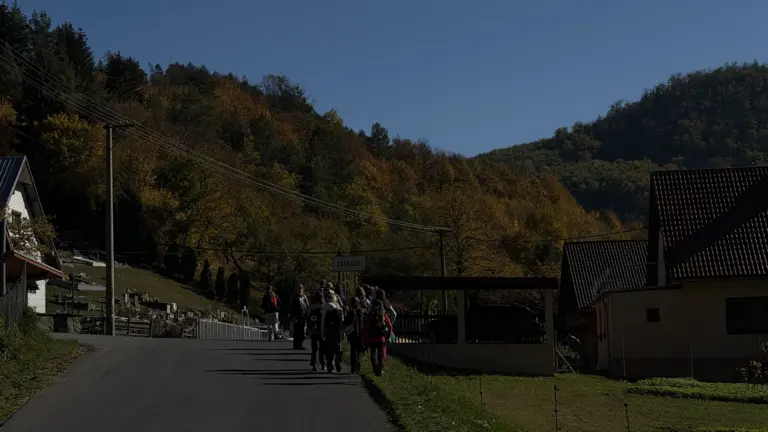 S turistickým krúžkom cez Manínsku a Kostoleckú tiesňavu na Bosmany